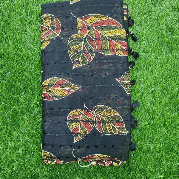 Women Lightweight Casual Saree with Stylish Floral Detailing