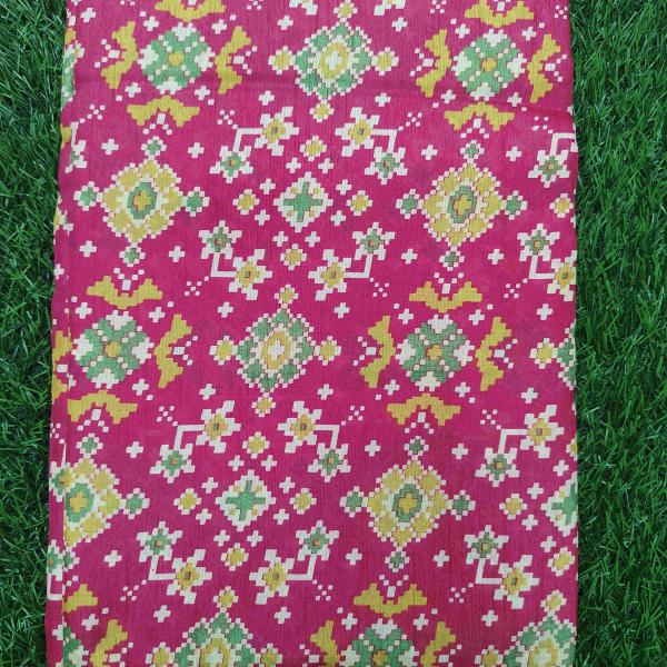 Women Printed Cotton Saree for Casual Dressing with Creative Floral Artwork